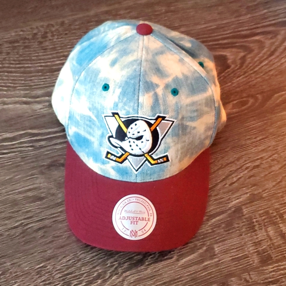 AS-IS Mighty Ducks Anaheim Mitchell Ness Cap Hockey Snap Back Baseball Cap